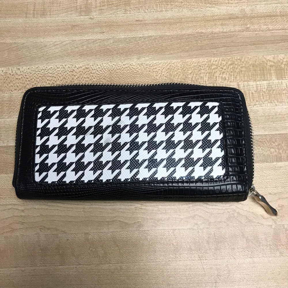 Women’s hounds tooth wallet